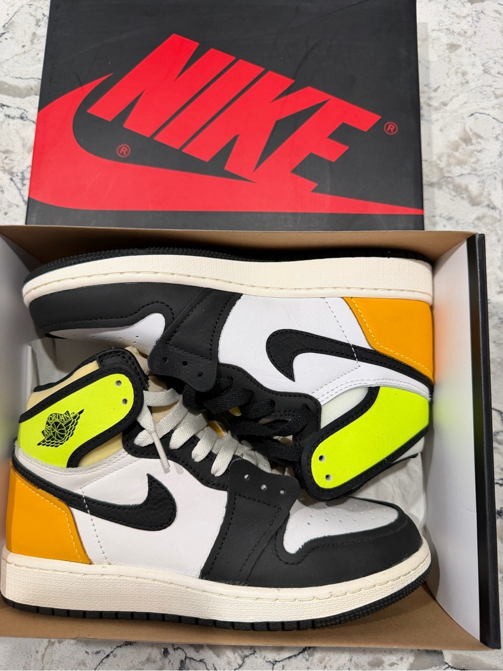 Jordan 1 High - Volt Gold